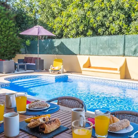 Holiday Home Santa Eulalia With Private Pool Αλμπουφέιρα