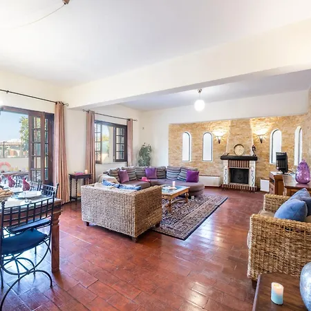 Holiday Home Santa Eulalia With Private Pool Αλμπουφέιρα